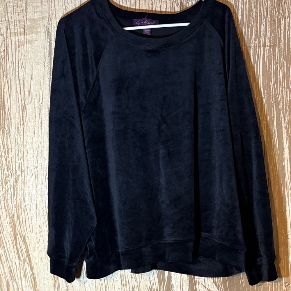 Gloria Vanderbilt Black Sweatshirt